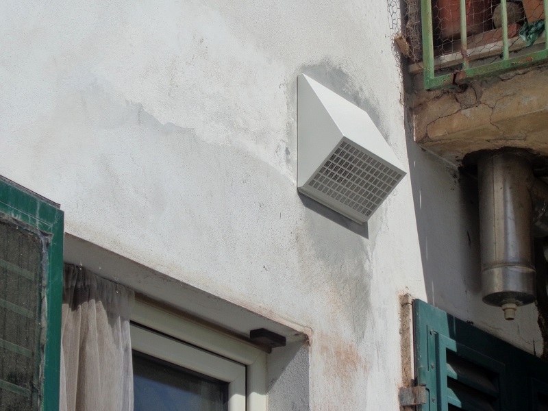 Impianto VMC con recuperatore di calore a servizio di un appartamento (2020). Impresa esecutrice: BERNICCHI MASSIMILIANO Impianti Termidraulici